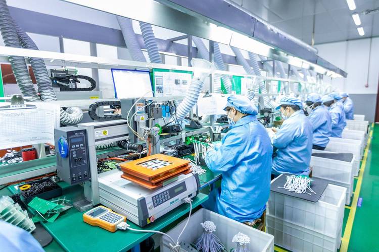 深圳電子廠與軟件開發(fā)崗薪資差異解析 工廠普工與技術(shù)新貴的收入對(duì)比